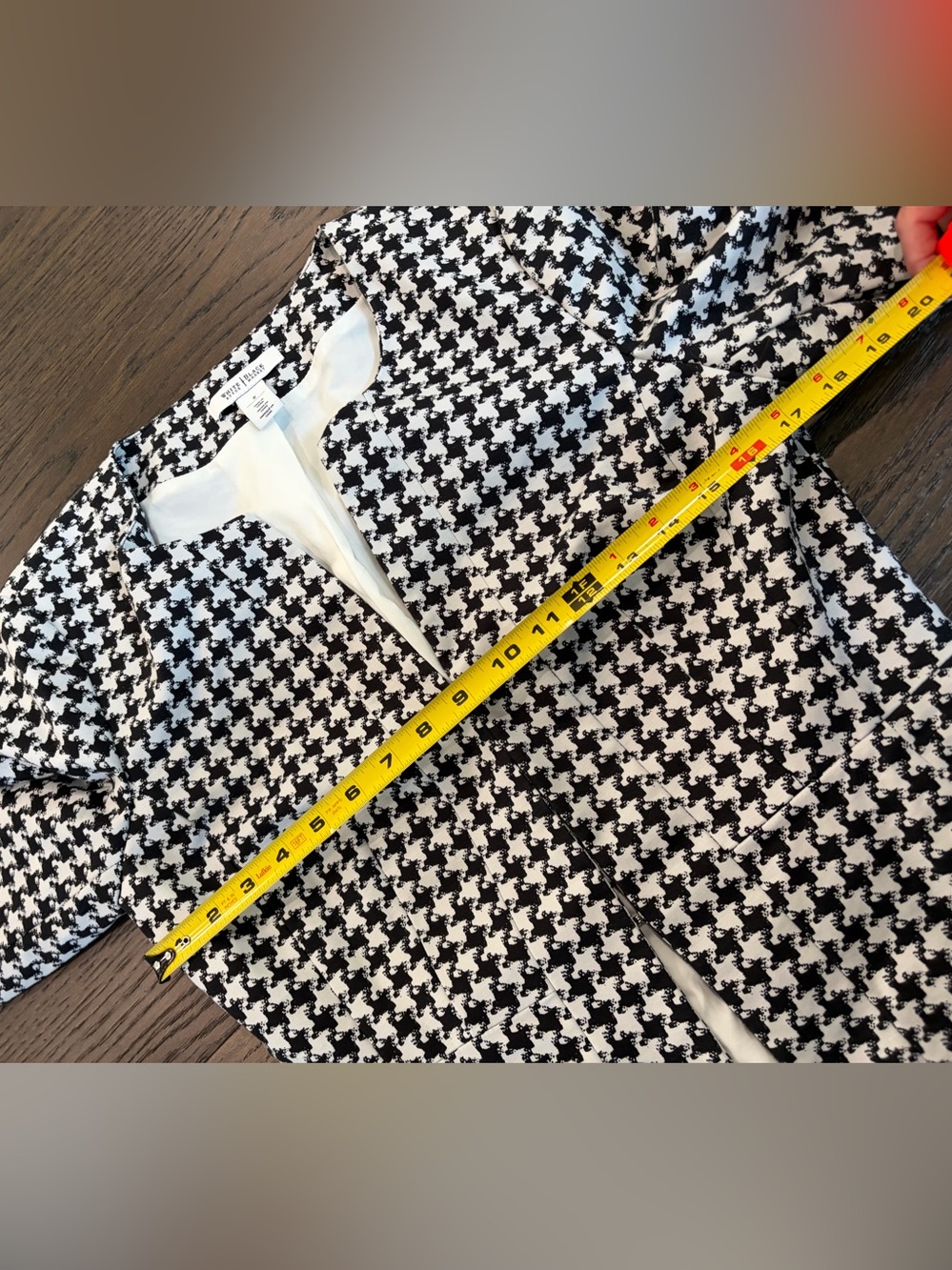 WHBM blazer black & white houndstooth pattern hook & eye front closure. Size 8 - Picture 6 of 8